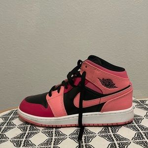 Pink and black Nike Jordan 1’s that are size 4.5Y or a women’s 6.